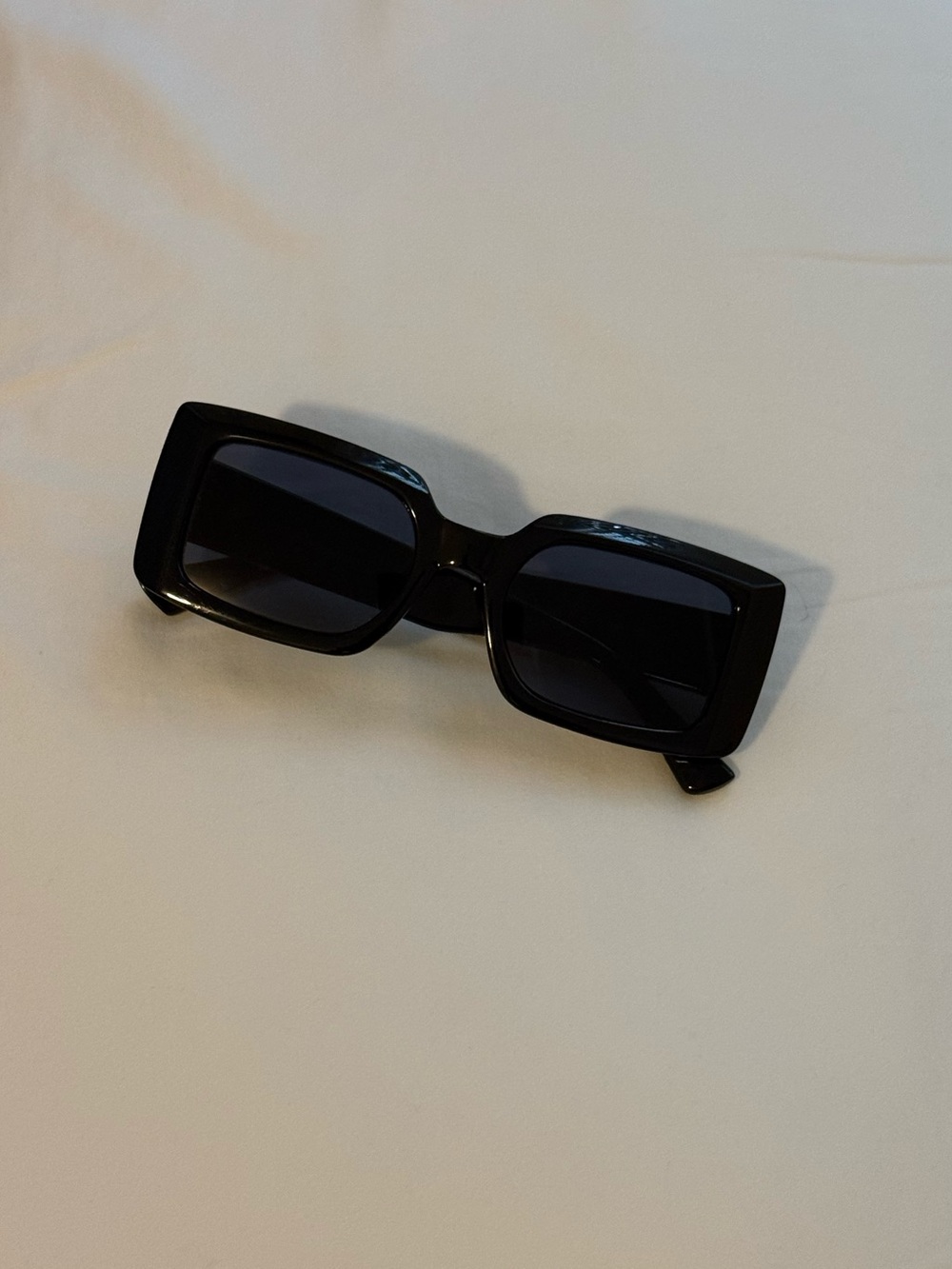 BCBGeneration Rectangular Sunglasses Style BG1048